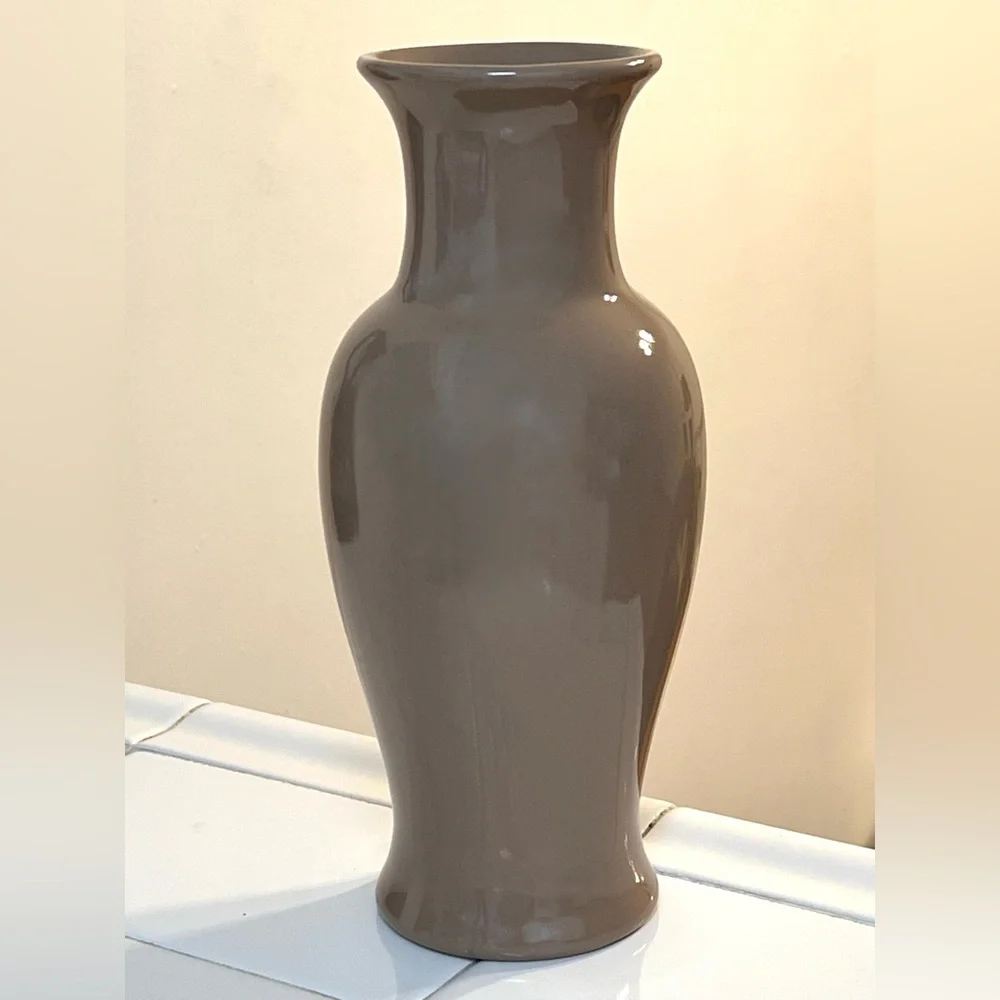 VTG Royal Haeger Light Brown Ceramic Pottery Signed Flower Vase 10 in Height